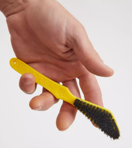 E9 Brush