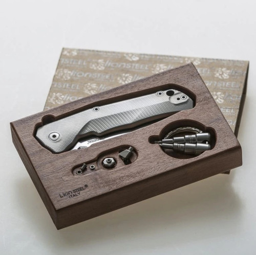 LionSteel TRE BL